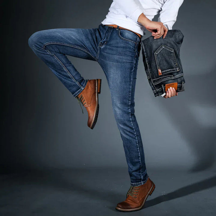 JAMES | Tapered Stretch Jeans