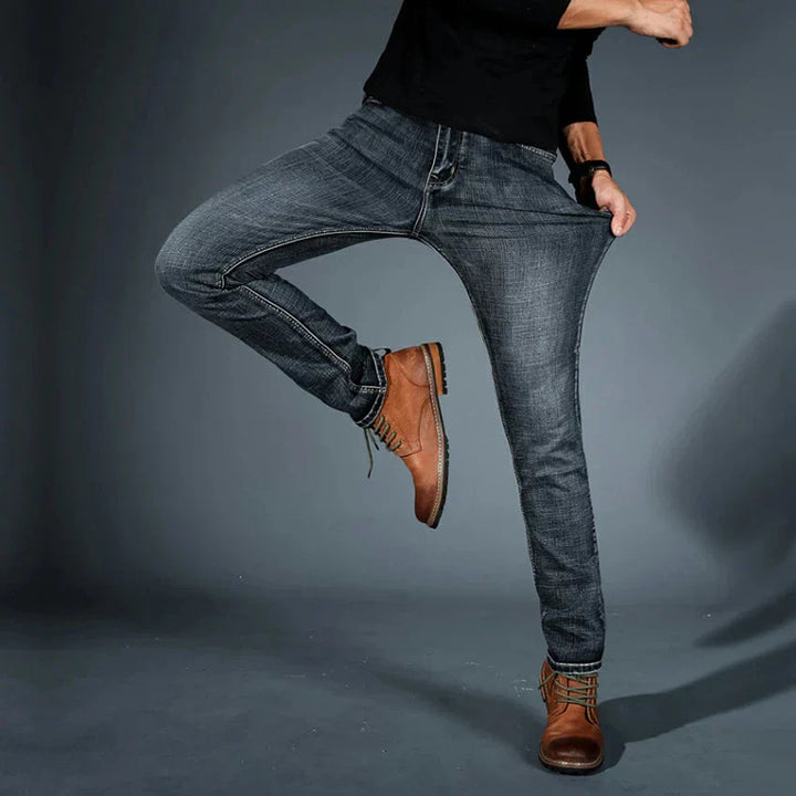 JAMES | Tapered Stretch Jeans