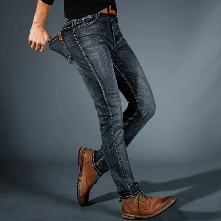 JAMES | Tapered Stretch Jeans