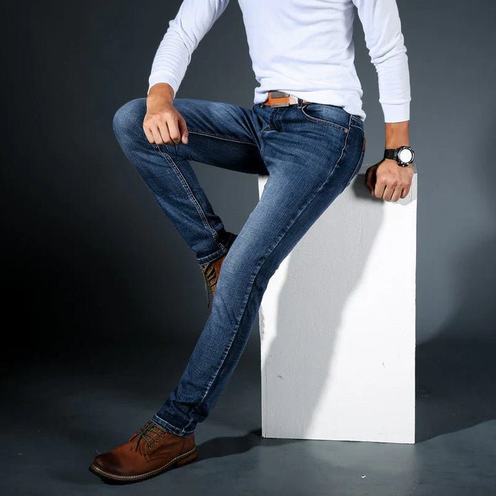 JAMES | Tapered Stretch Jeans