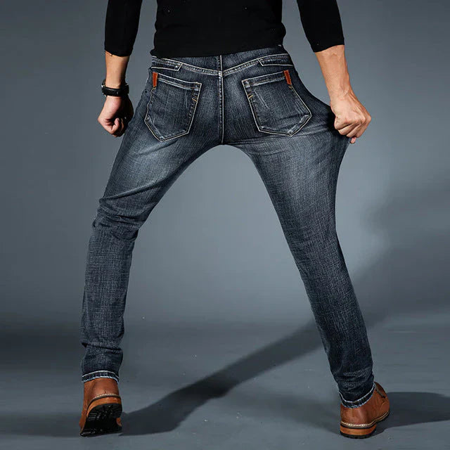 JAMES | Tapered Stretch Jeans