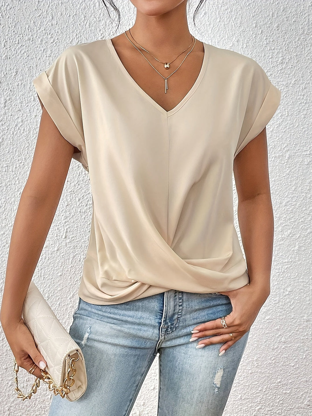 MAYA – V-NECK TOP WITH TWIST DETAIL