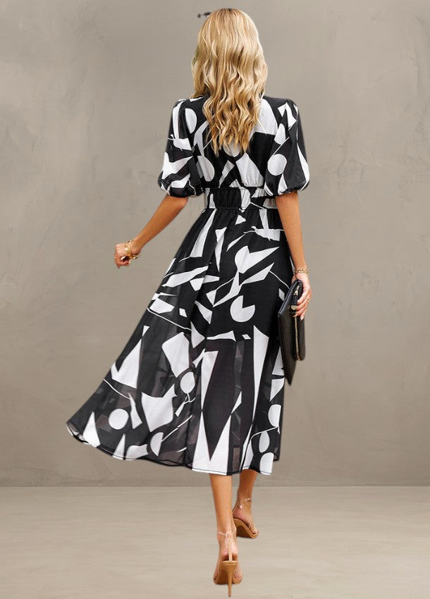 ASTELLA | FLATTERING FLORAL MIDI DRESS