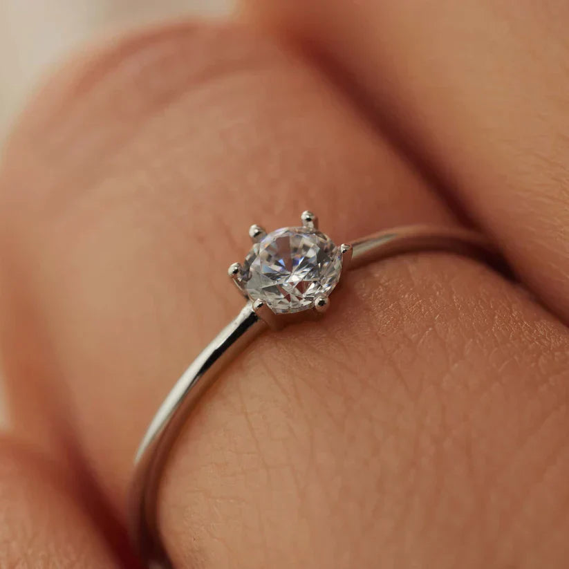 ABELLA | SOLITAIRE STONE RING